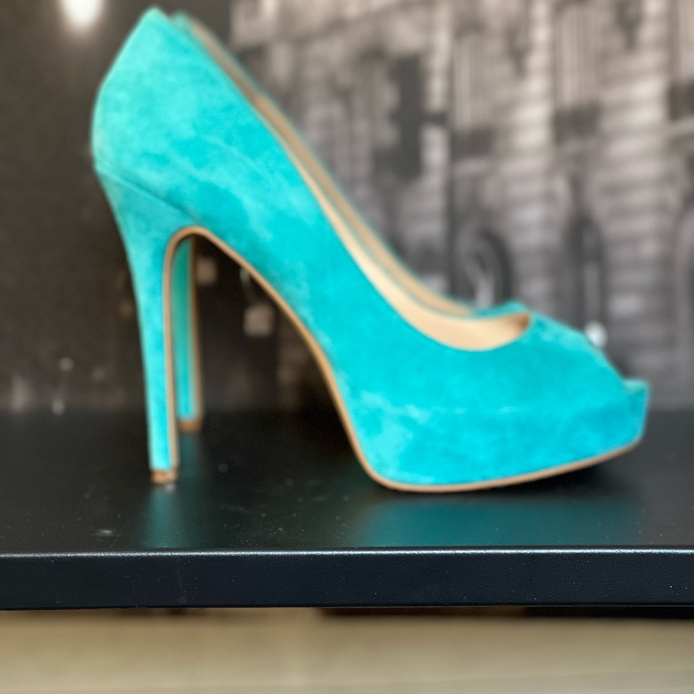 Vince Camuto heels